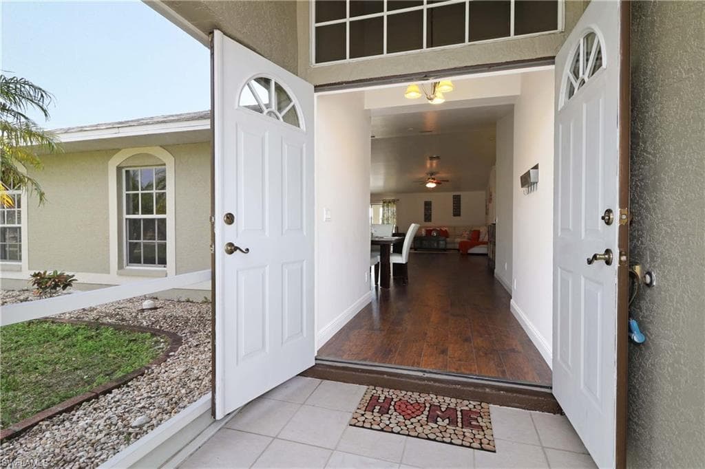 216 SE 25th TER CAPE CORAL, FL 33904