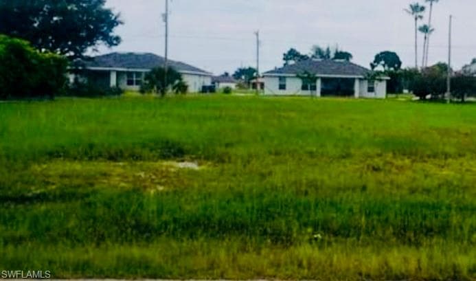 909 SW 16th TER CAPE CORAL, FL 33991