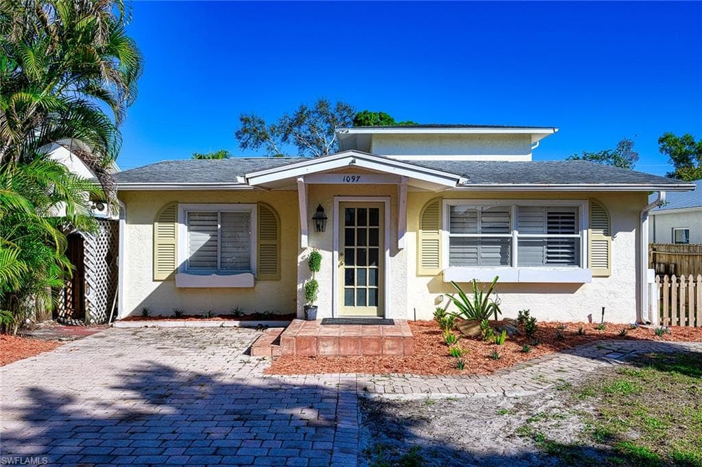 1097 Frank Whiteman BLVD NAPLES, FL 34103