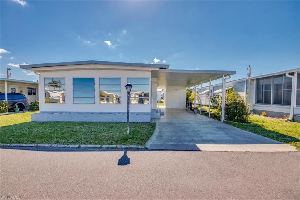 3318 Rainbow LN NORTH FORT MYERS, FL 33903