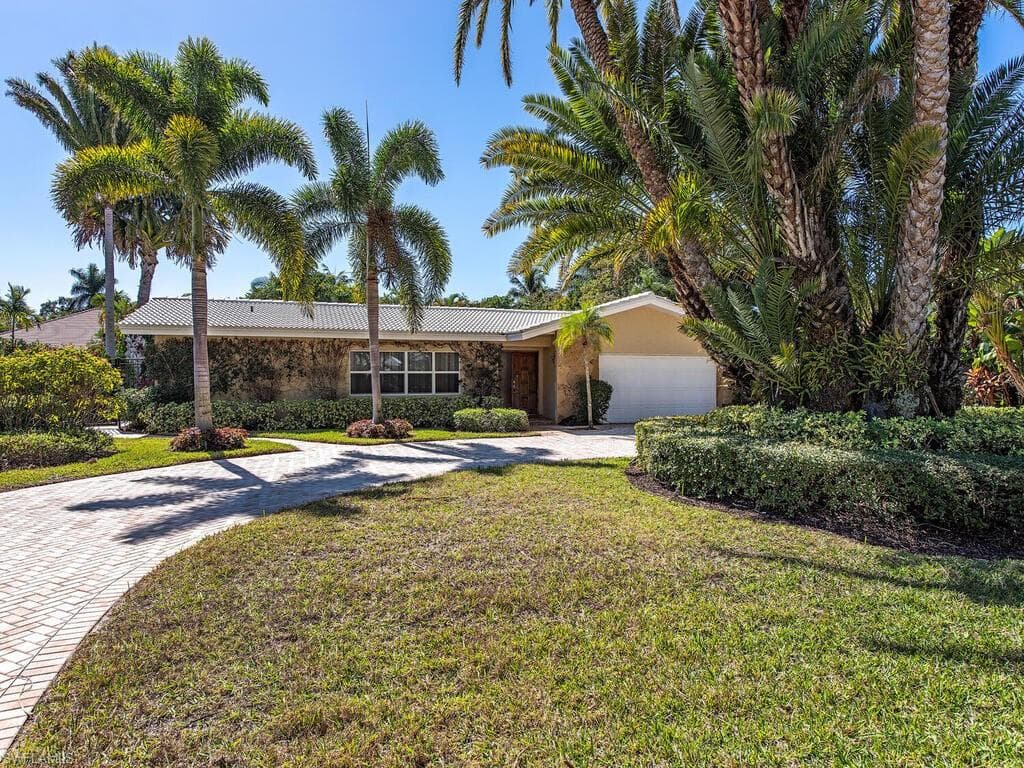 540 Rudder RD NAPLES, FL 34102