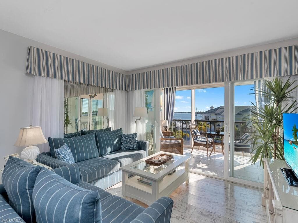 807 River Point DR 301D NAPLES, FL 34102