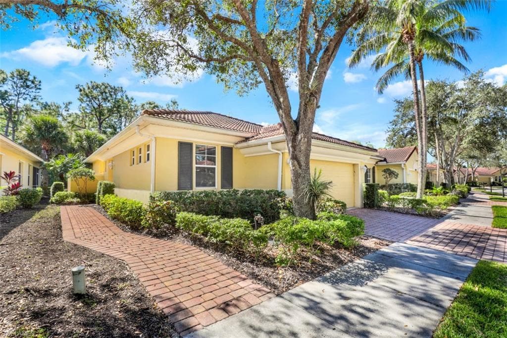 1916 Tarpon Bay DR N 104 NAPLES, FL 34119