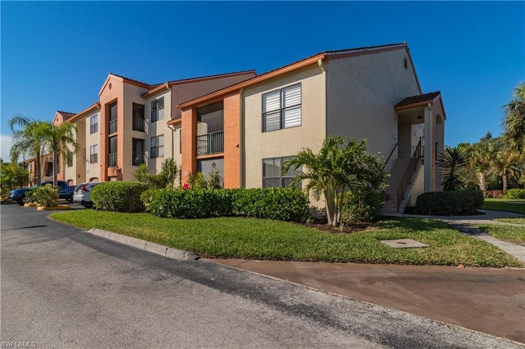 13525 Eagle Ridge DR 617 FORT MYERS, FL 33912