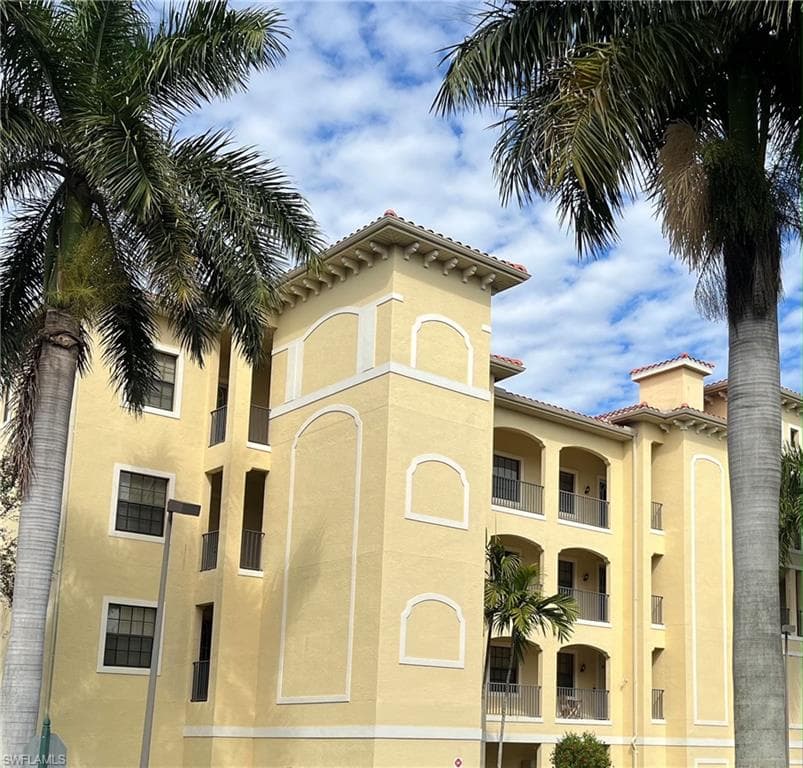 15121 Laguna DR 201 FORT MYERS, FL 33908