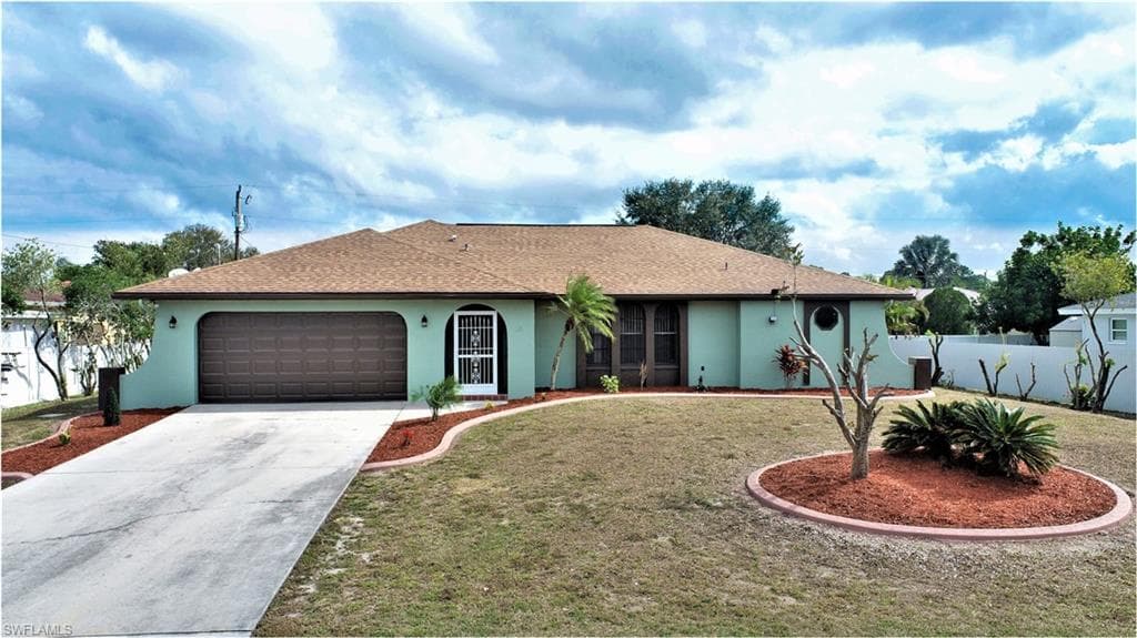 110 Riviera ST LEHIGH ACRES, FL 33936