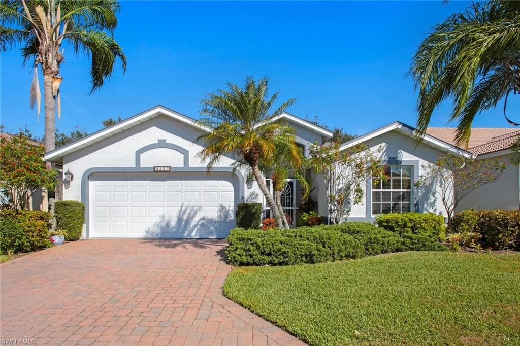 9237 Coachhouse LN ESTERO, FL 33928
