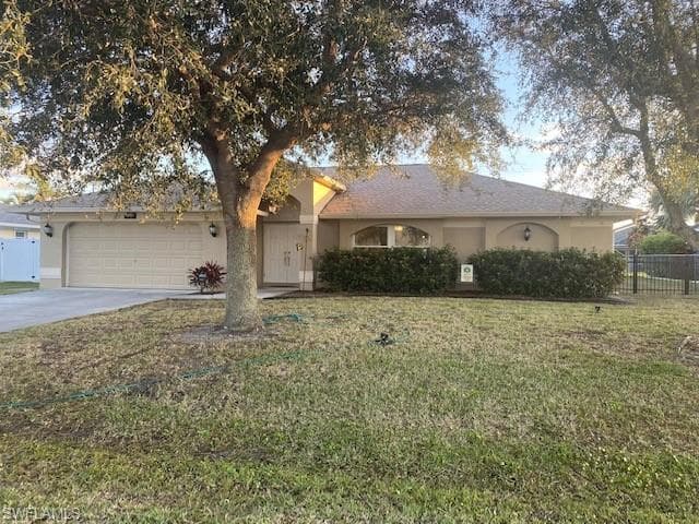 230 SW 33rd TER CAPE CORAL, FL 33914