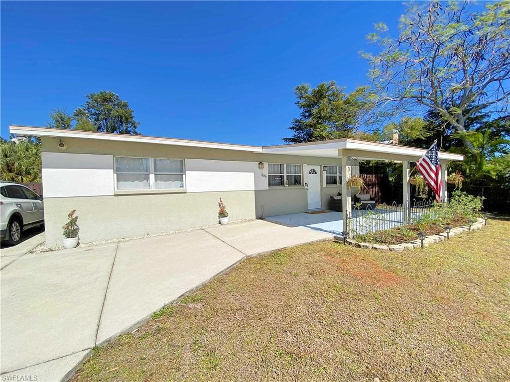 806 Camellia DR NORTH FORT MYERS, FL 33903