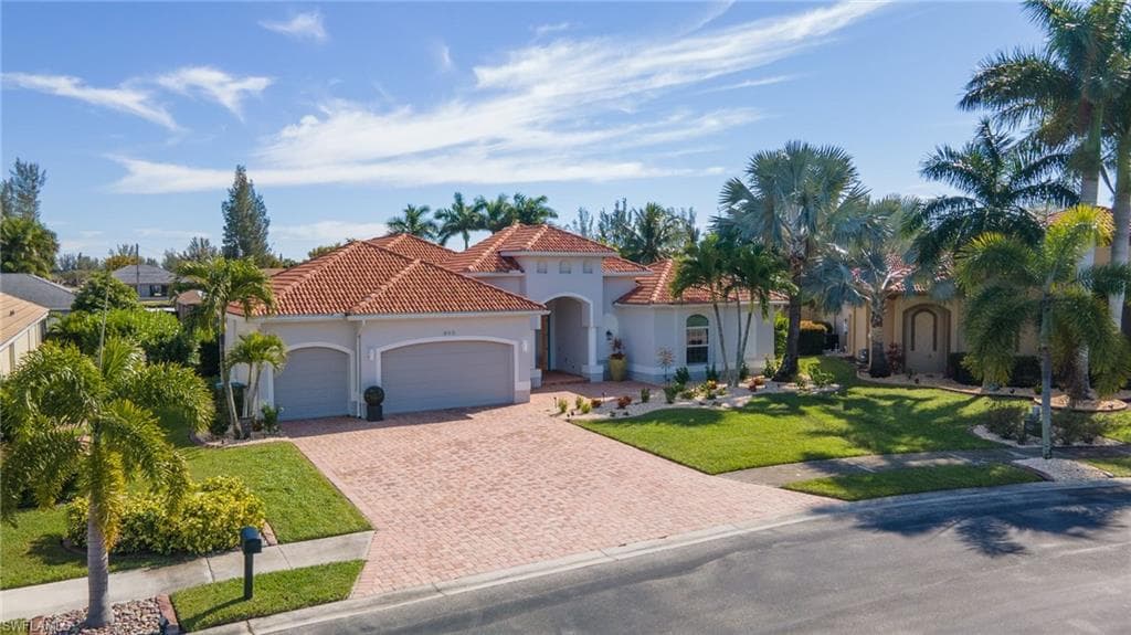 890 Palmetto Pointe CIR CAPE CORAL, FL 33991