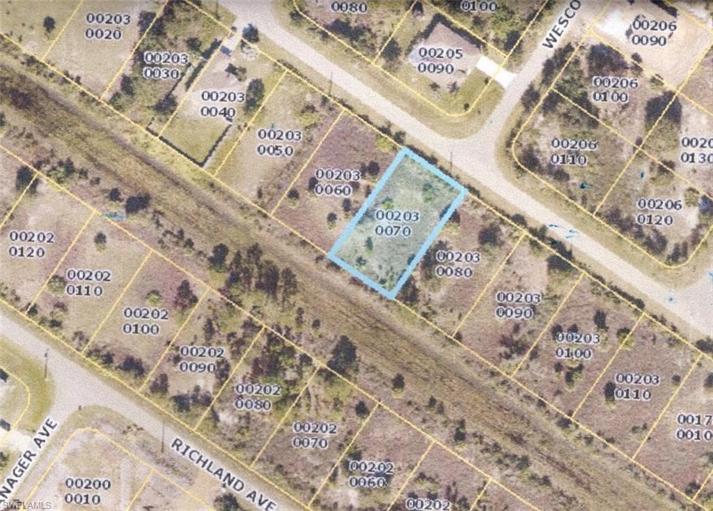 1912 Quintero LN LEHIGH ACRES, FL 33972