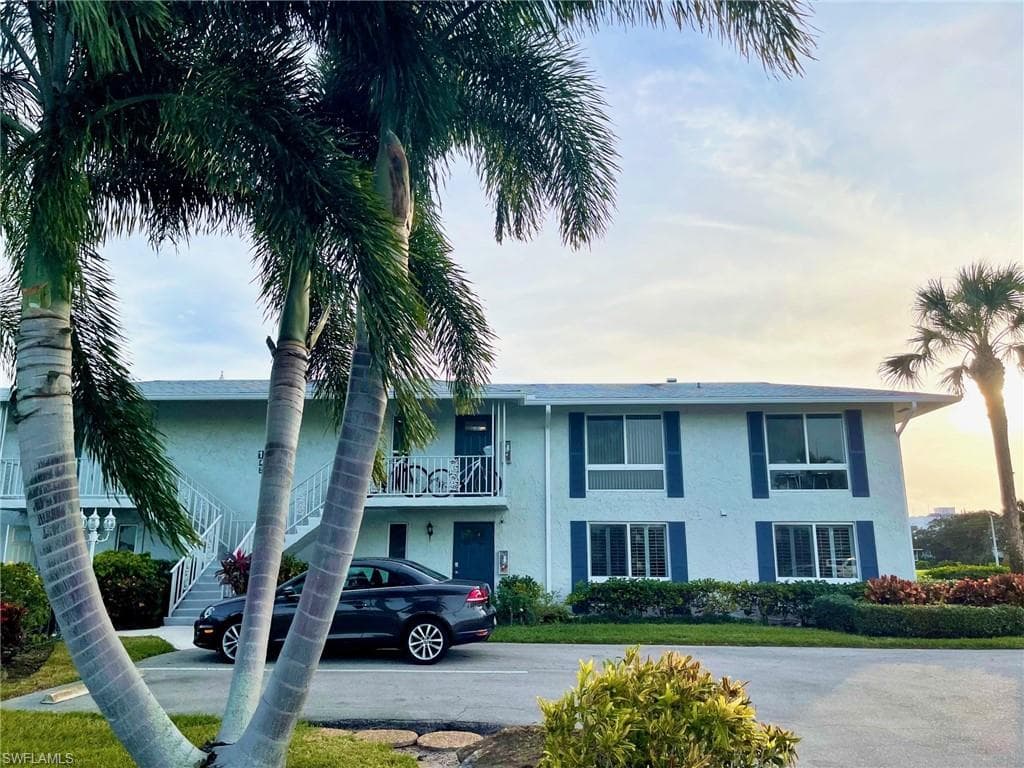 118 Penny LN 2 NAPLES, FL 34112