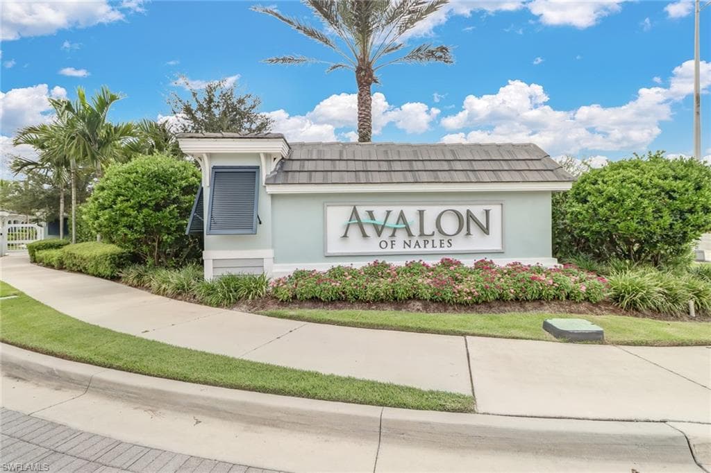 6960 Avalon CIR 807 NAPLES, FL 34112