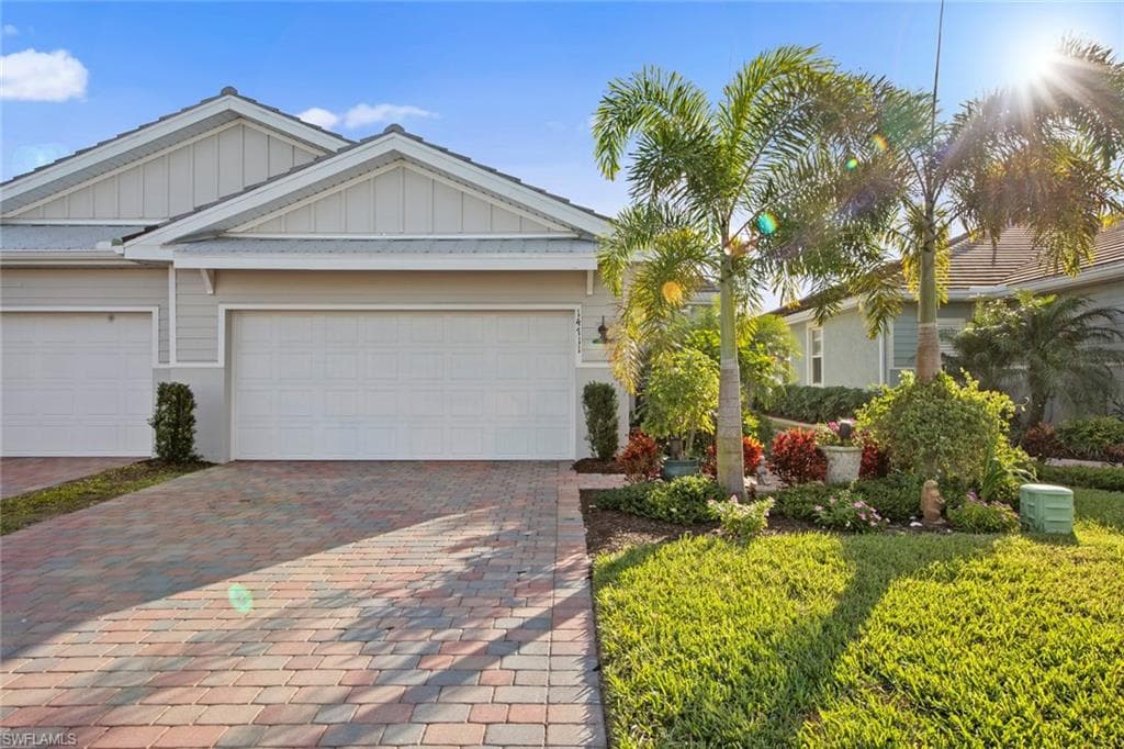 14711 Edgewater CIR NAPLES, FL 34114
