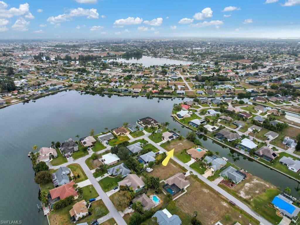 1205 SW 4th PL CAPE CORAL, FL 33991