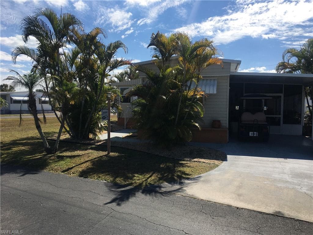 3111 Mercury LN NORTH FORT MYERS, FL 33903
