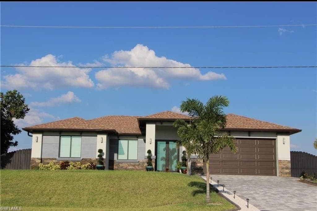 3519 E Gator CIR CAPE CORAL, FL 33909