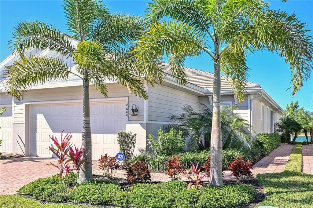14680 Edgewater CIR NAPLES, FL 34114