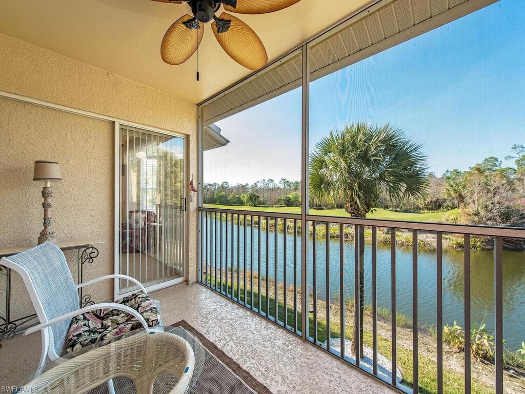8675 Naples Heritage DR 4-422 NAPLES, FL 34112