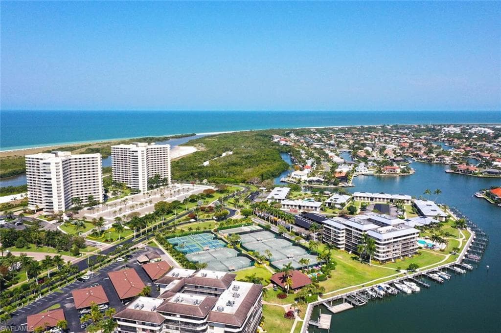 440 Seaview CT 105 MARCO ISLAND, FL 34145