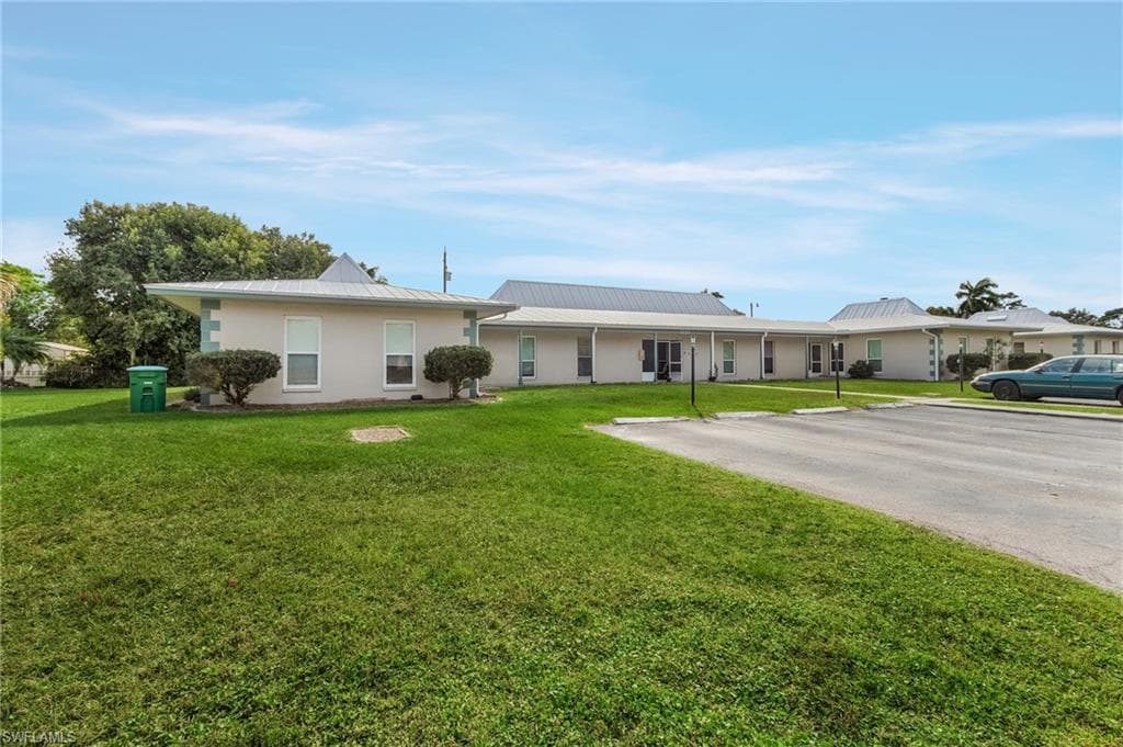 5725 Genesee PKY 10 BOKEELIA, FL 33922