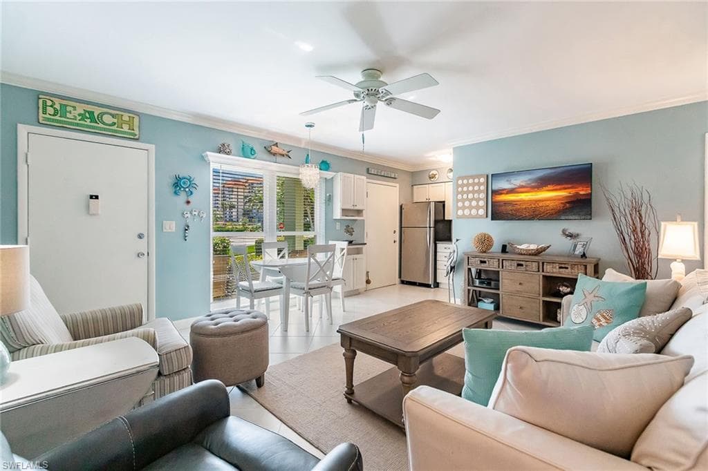 235 SEAVIEW CT D5 MARCO ISLAND, FL 34145