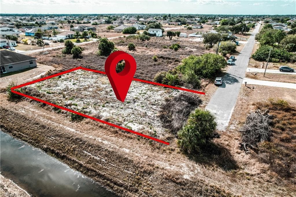 4001 19th ST SW LEHIGH ACRES, FL 33976