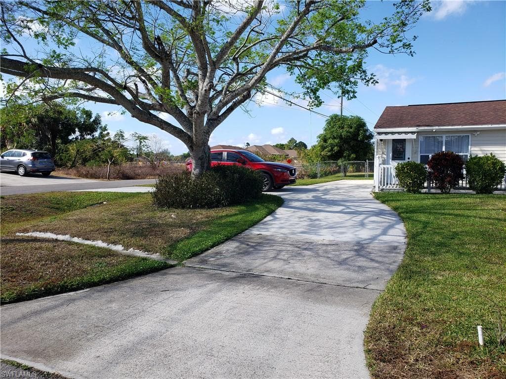701 Irving AVE N LEHIGH ACRES, FL 33971