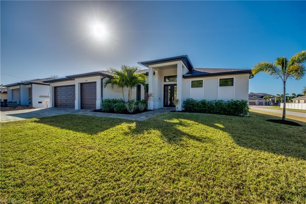 2810 Miracle PKY CAPE CORAL, FL 33914