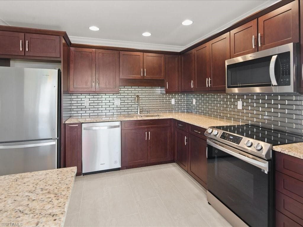 1860 Bald Eagle DR 403C NAPLES, FL 34105