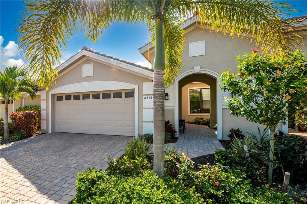 8241 Venetian Pointe DR FORT MYERS, FL 33908