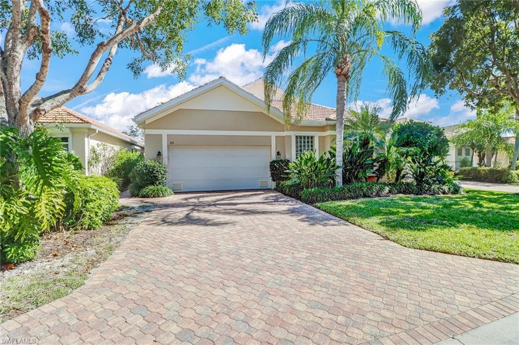 372 Mallory CT NAPLES, FL 34110