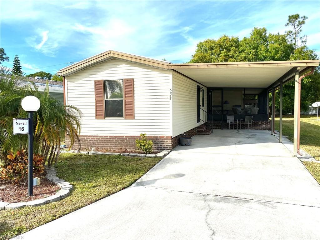 5042 Fiddleleaf DR FORT MYERS, FL 33905