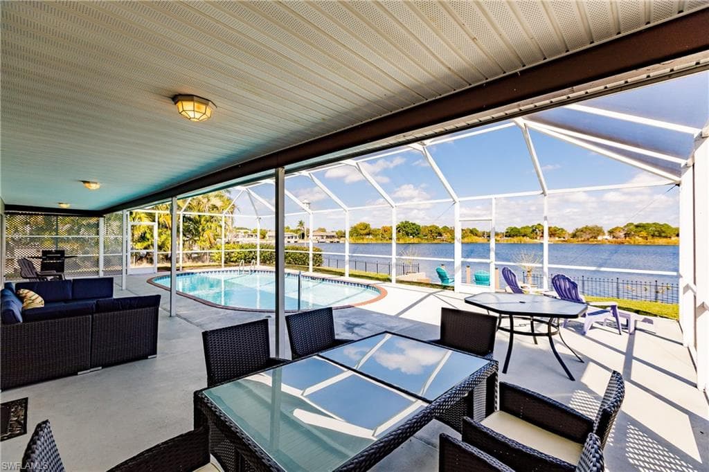 221 SE 6th ST CAPE CORAL, FL 33990
