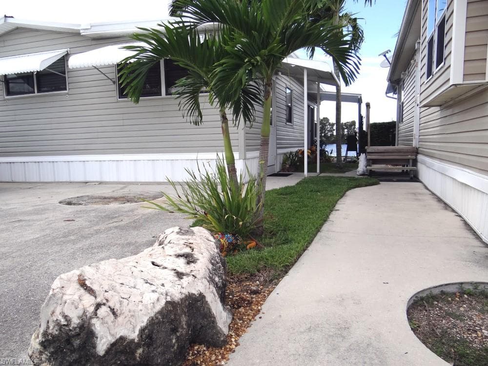 7031 Armadillo WAY N FORT MYERS, FL 33967