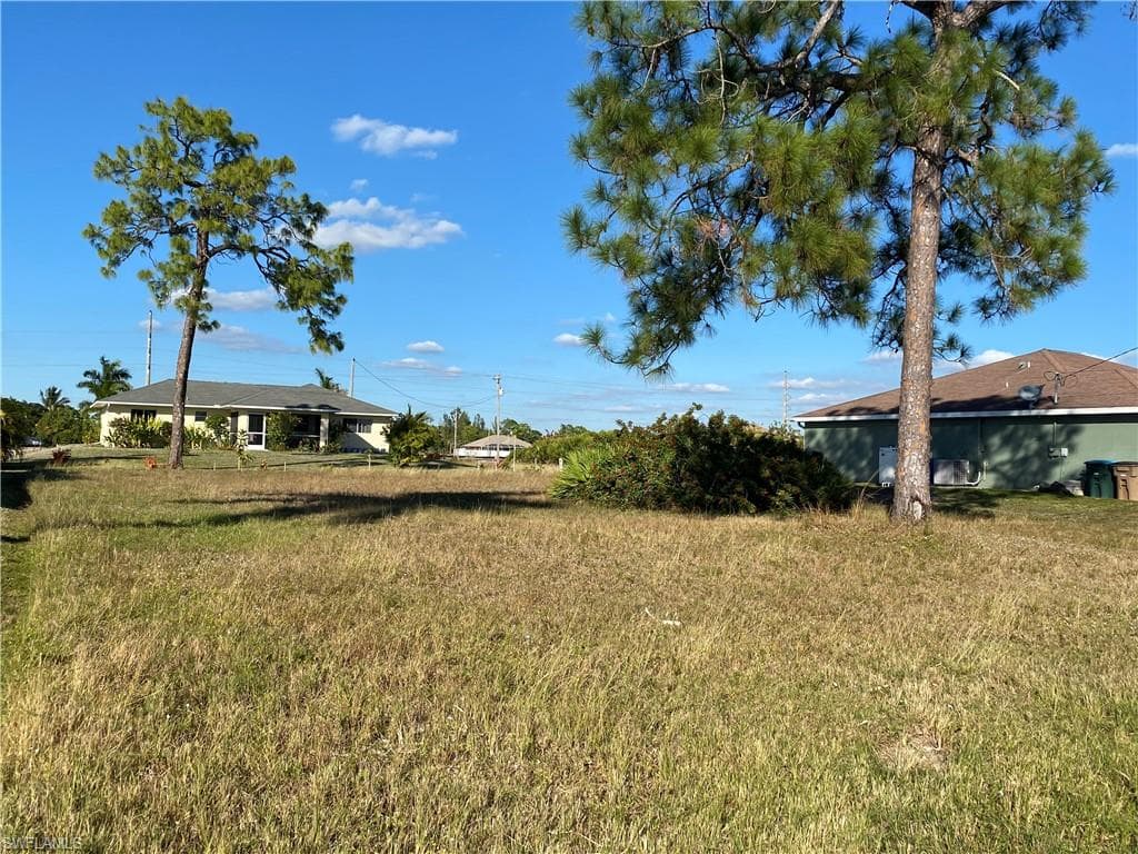1921 23rd ST CAPE CORAL, FL 33993
