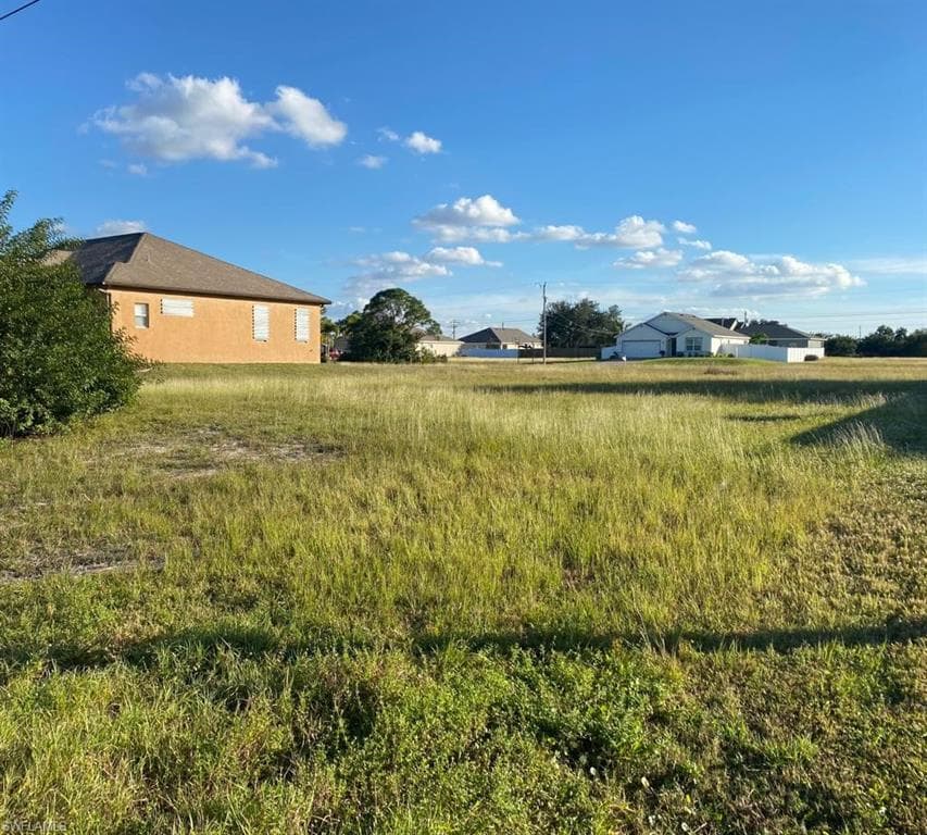 1700 10th ST CAPE CORAL, FL 33993