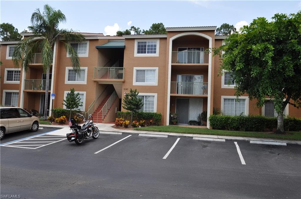 1240 Wildwood Lakes BLVD 101 NAPLES, FL 34104