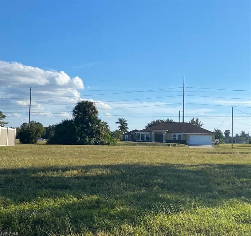 2014 9th ST CAPE CORAL, FL 33993