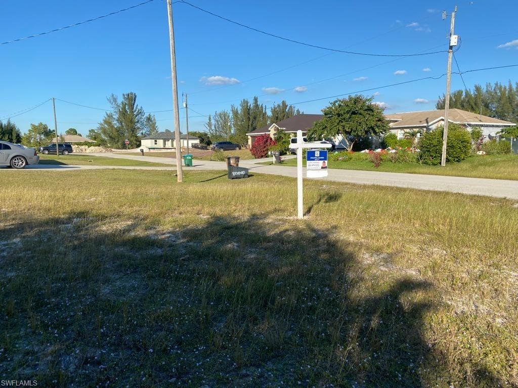 1914 22nd AVE CAPE CORAL, FL 33993