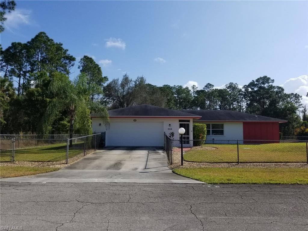 310 Robert AVE LEHIGH ACRES, FL 33936