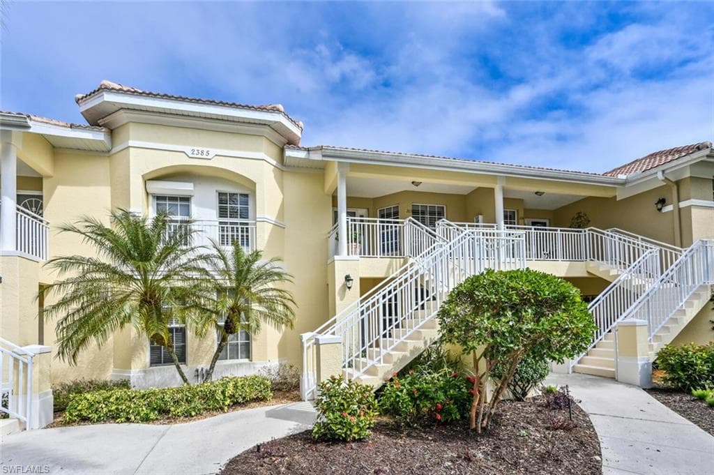 2385 Harmony LN 203 NAPLES, FL 34109