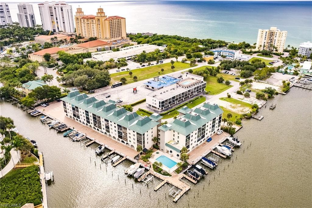 271 Southbay DR 228 NAPLES, FL 34108