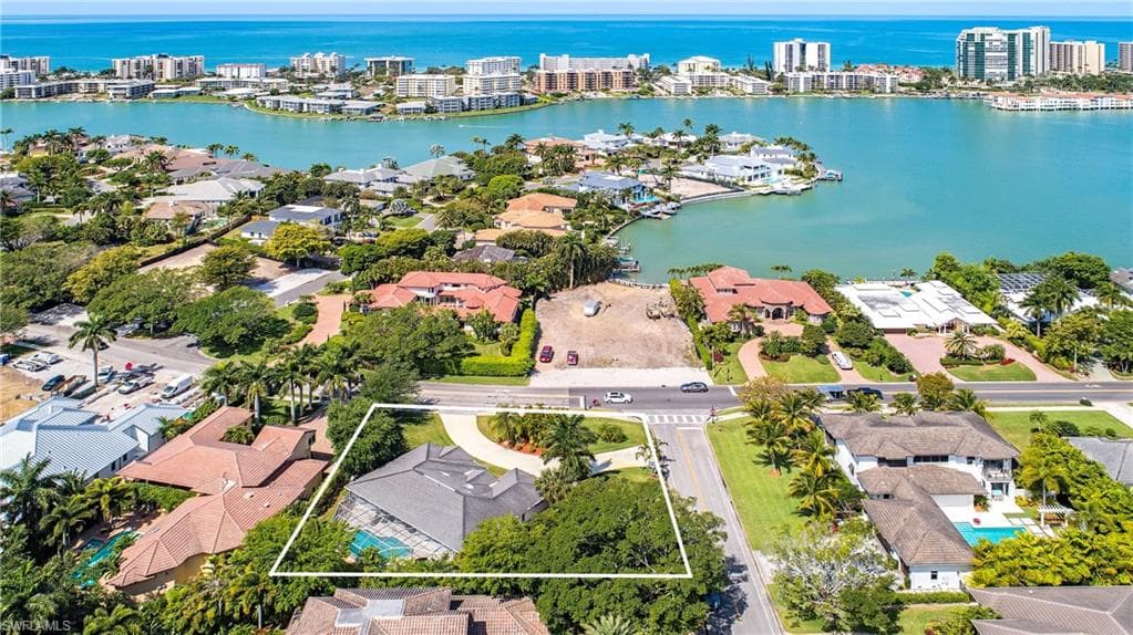 3396 Crayton RD NAPLES, FL 34103