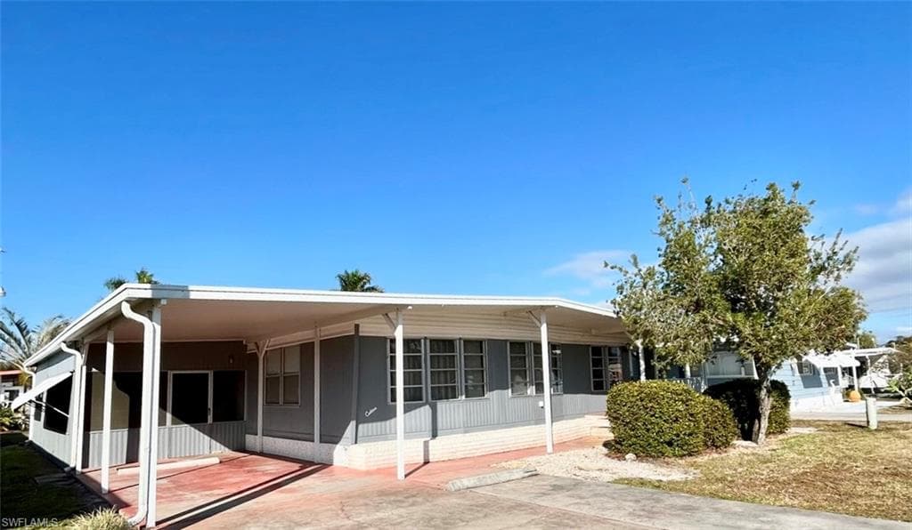 5201 Forest Park DR NORTH FORT MYERS, FL 33917