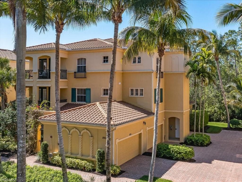 2851 Tiburon BLVD E 9-102 NAPLES, FL 34109