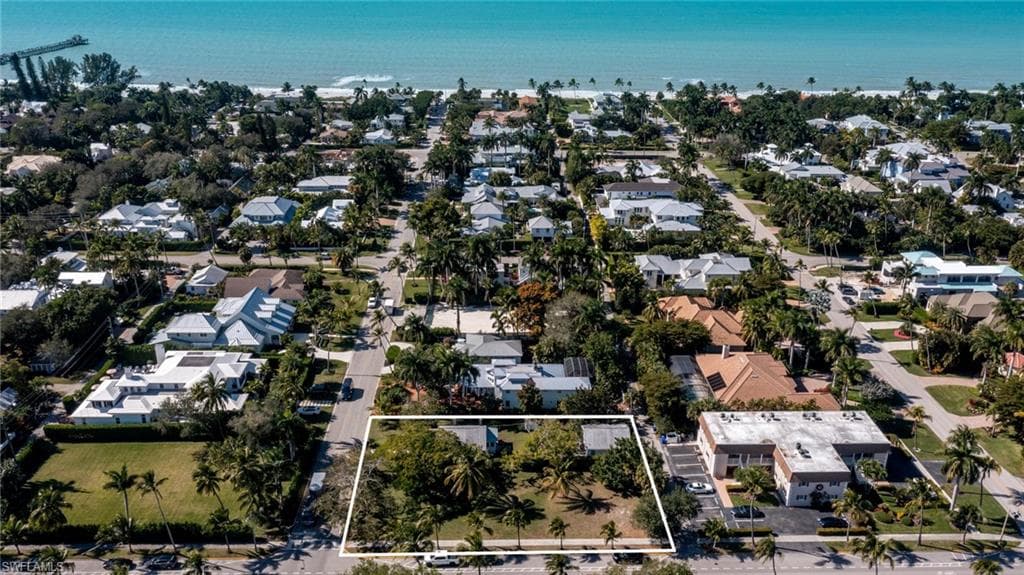 273 10th AVE S NAPLES, FL 34102