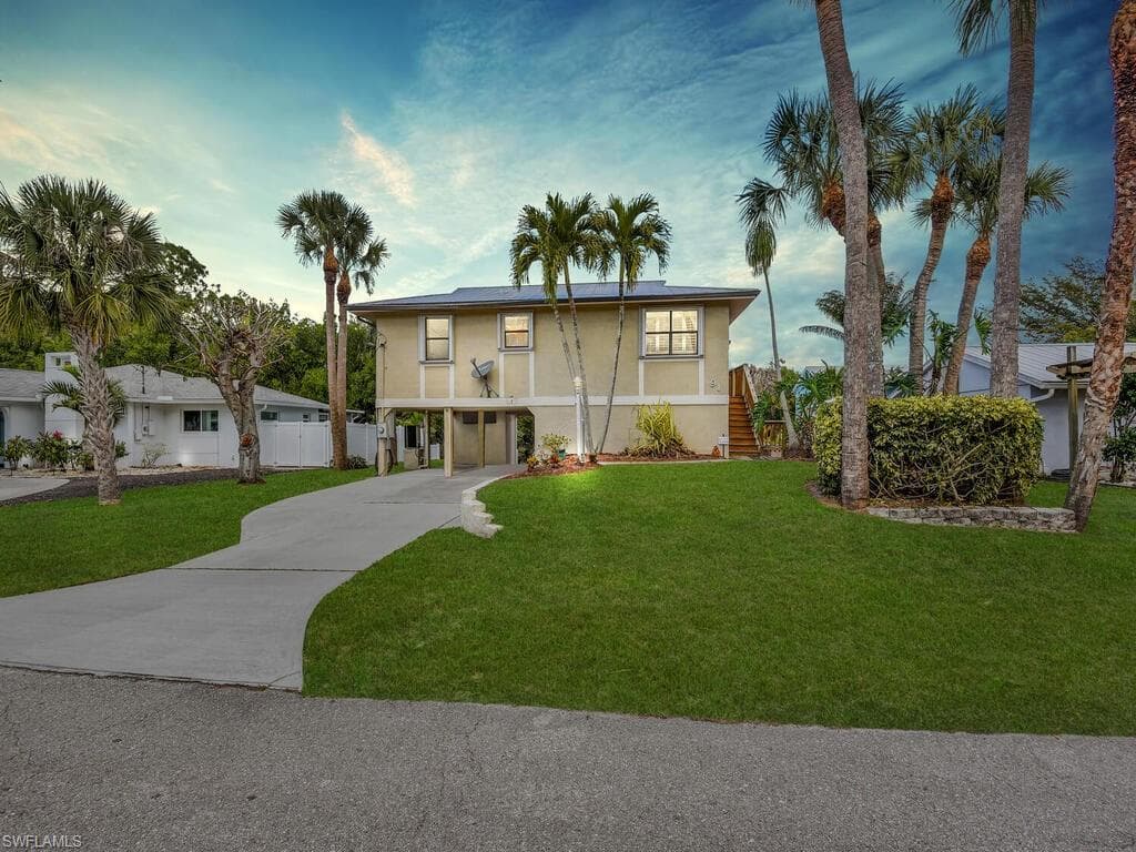 91 Cardinal DR NORTH FORT MYERS, FL 33917