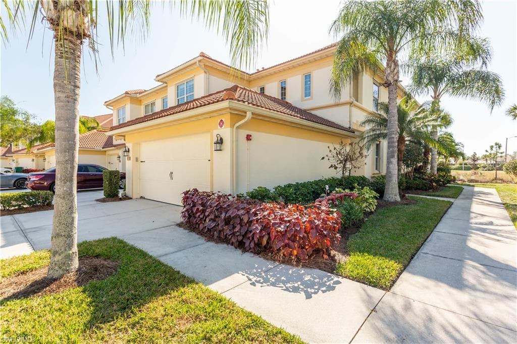 7877 Clemson ST 202 NAPLES, FL 34104