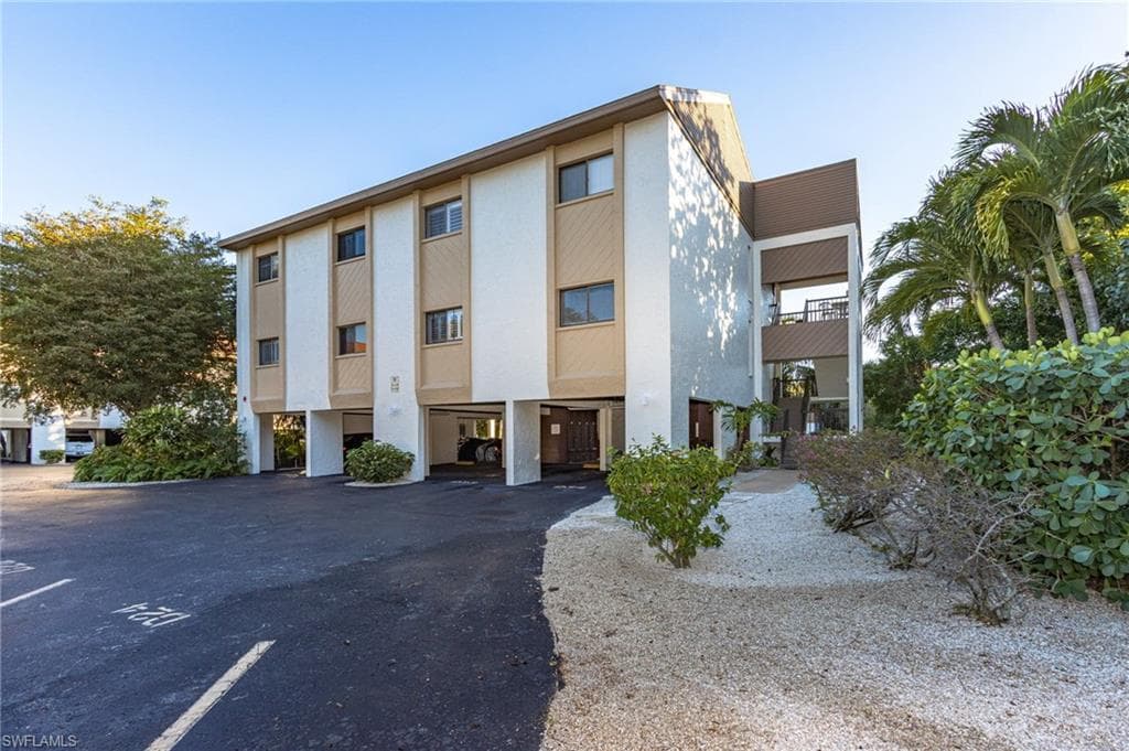 1250 Tennisplace CT D33 SANIBEL, FL 33957